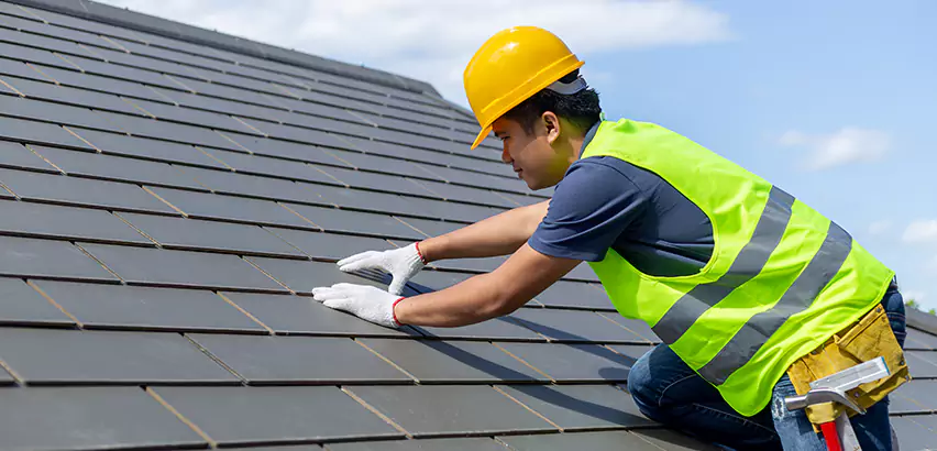 Professional Hail Damage Roof Repair Services in Carpentersville, IL