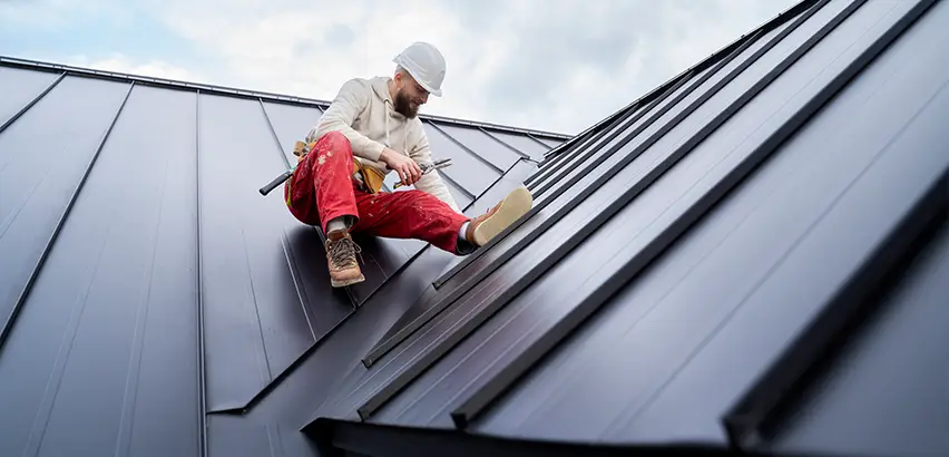 Professional Roof Valley Installation Services in Carpentersville, IL