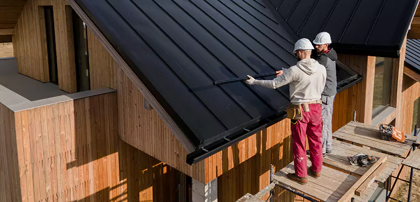 Professional Soffit Repair Services in Carpentersville, IL