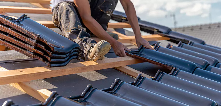 Professional Storm Damage Roof Repair Services in Carpentersville, IL