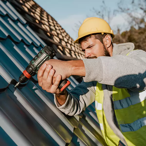 Why Carpentersville Homeowners Choose Carpentersville Roofing Pros for Steel Roof Repair Service?
